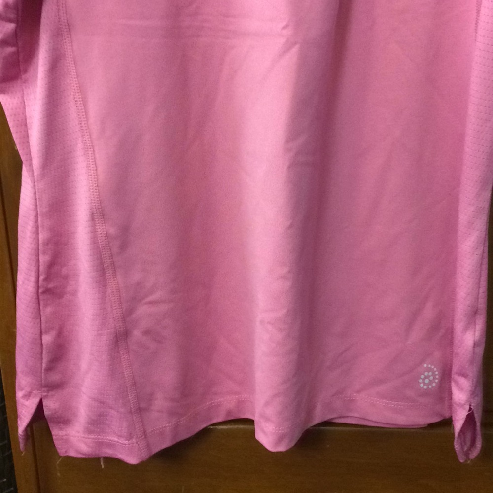 Exercise tops - Picture 2 of 6